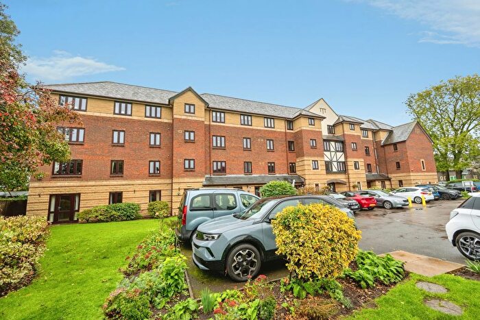 1 Bedroom Flat For Sale In Liddiard Court, Wollaston, DY8
