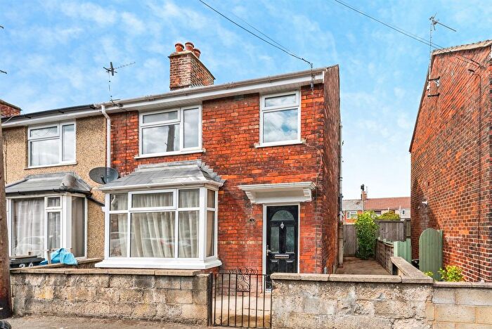 3 Bedroom End Of Terrace House For Sale In Osborne Street, Swindon, SN2