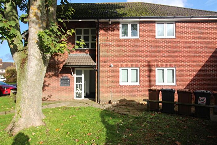 2 Bedroom Flat To Rent In Roberts Road, Barton Stacey, Winchester, SO21