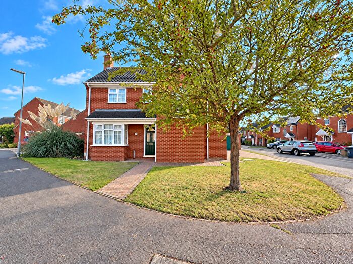 4 Bedroom Detached House For Sale In Lincoln Crescent, Biggleswade, SG18