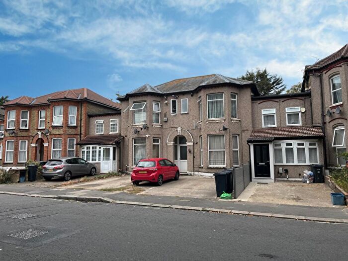 Property For Sale In Mansfield Road, Ilford, Essex, IG1