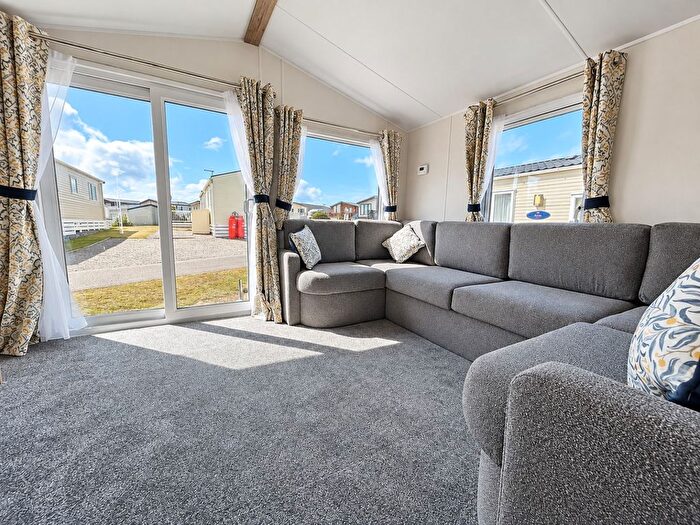 2 Bedroom Mobile/park Home For Sale In Lossiemouth Holiday Park, East Beach Lossiemouth, IV31