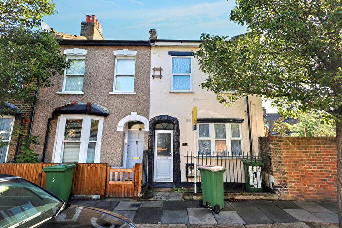 3 Bedroom End Of Terrace House For Sale In Eric Road, Forest Gate, London, E7