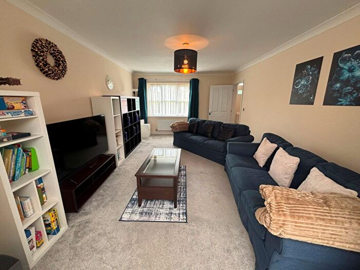 5 Bedroom Property To Rent In Oldridge Crescent, Stockport, SK6
