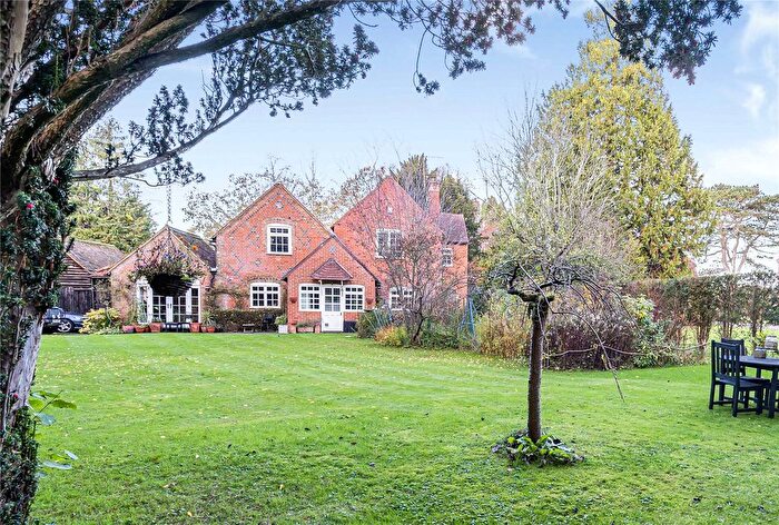 4 Bedroom Detached House For Sale In Whitmoor Lane, Sutton Green, Guildford, GU4