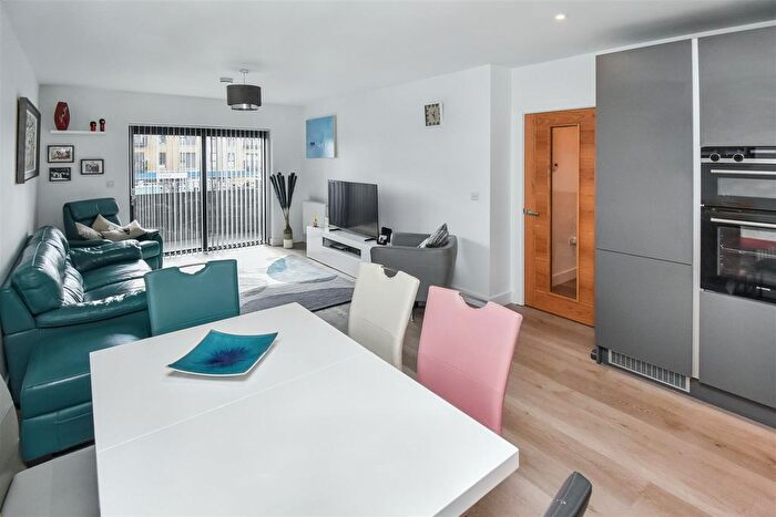 2 Bedroom Flat For Sale In Chestnut House, Little Stanion, NN18