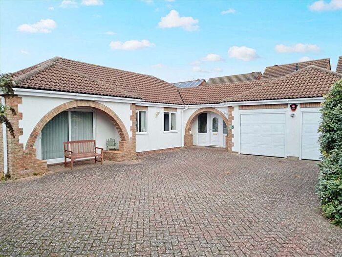 4 Bedroom Detached Bungalow For Sale In Mareham Lane, Sleaford, NG34