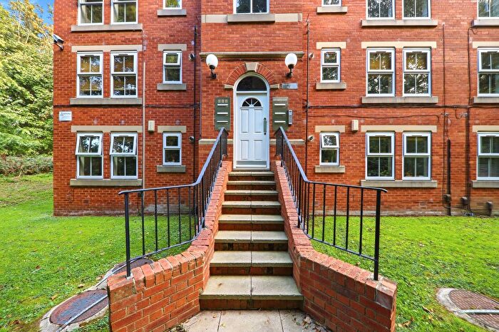 2 Bedroom Flat For Sale In Bridgewater Court, Meanwood, Leeds, LS6