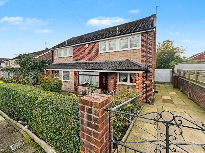 3 Bedroom Semi-Detached House For Sale In Chadderton Drive, Bury, BL9