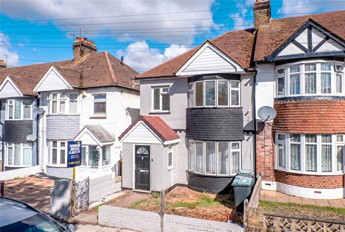 3 Bedroom Semi-Detached House For Sale In Old Road East, Gravesend, Kent, DA12
