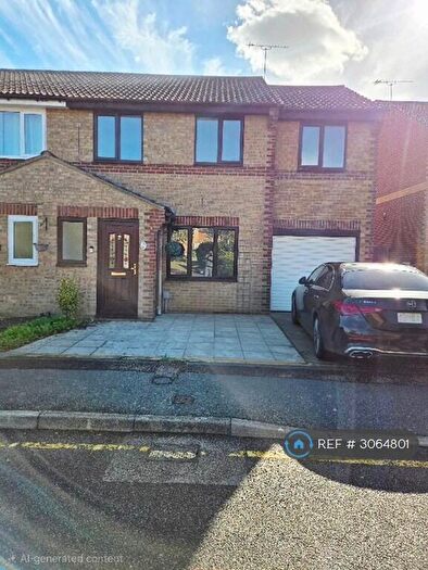 4 Bedroom Semi-Detached House To Rent In Steele Avenue, Greenhithe, DA9