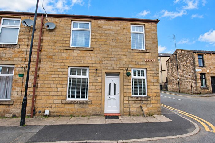 2 Bedroom End Of Terrace House For Sale In Queen Street, Littleborough, OL15