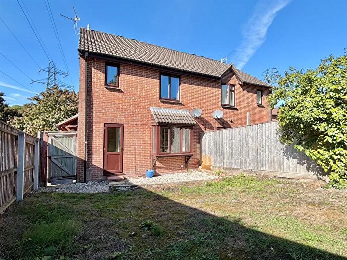 2 Bedroom Terraced House For Sale In Larch Close, Creekmoor, BH17