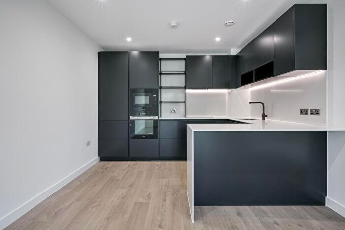 1 Bedroom Flat To Rent In Dragonfly Walk, Hackney, London, N4
