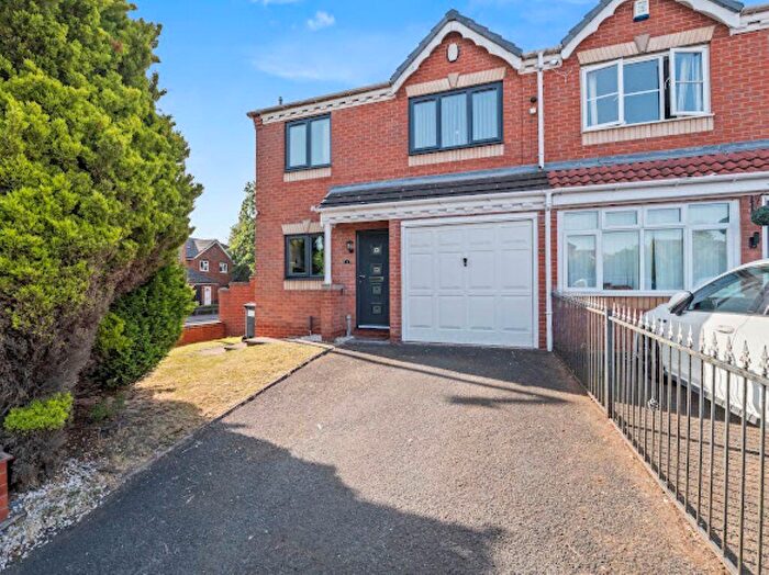3 Bedroom Semi-Detached House For Sale In Mytton Grove, Tipton, DY4