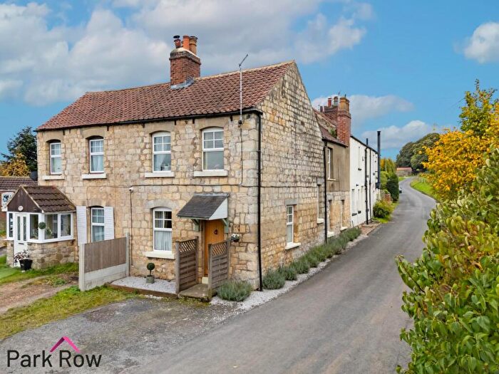 3 Bedroom End Of Terrace House For Sale In Garnett Terrace, Tadcaster, LS24