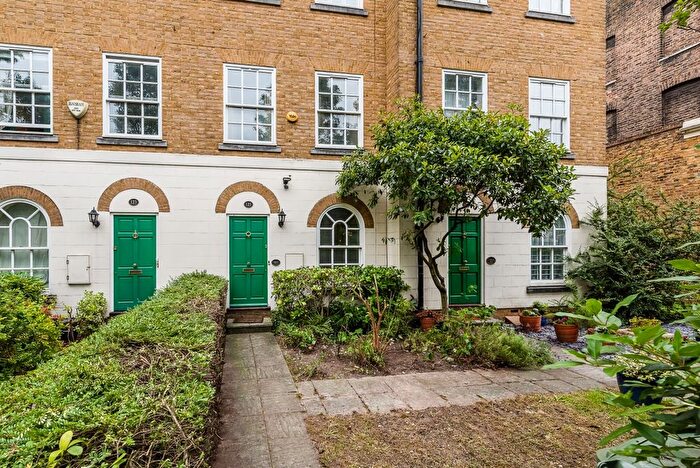 2 Bedroom Terraced House To Rent In Clapham Road, SW9