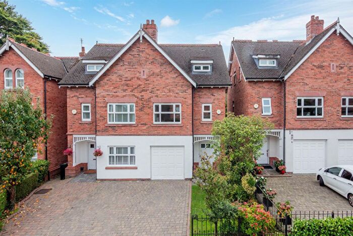 4 Bedroom Semi-Detached House For Sale In Dukes Walk, Hale, Altrincham, WA15