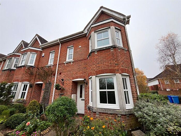 4 Bedroom End Of Terrace House To Rent In Campbell Fields, Aldershot, Hampshire, GU11