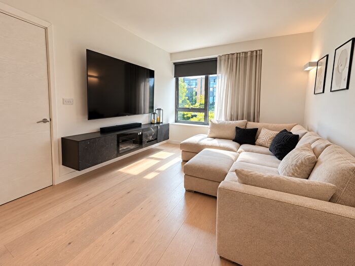 2 Bedroom Flat To Rent In Blu Bracknell, Wokingham Road, Bracknell, Berkshire, RG42