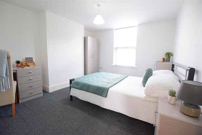 5 Bedroom Terraced House To Rent In / - Boultham Avenue - Student House, LN5
