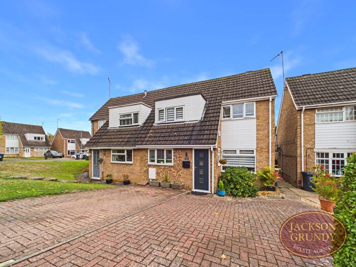 3 Bedroom Semi-Detached House For Sale In Westcott Way, Northampton, NN3