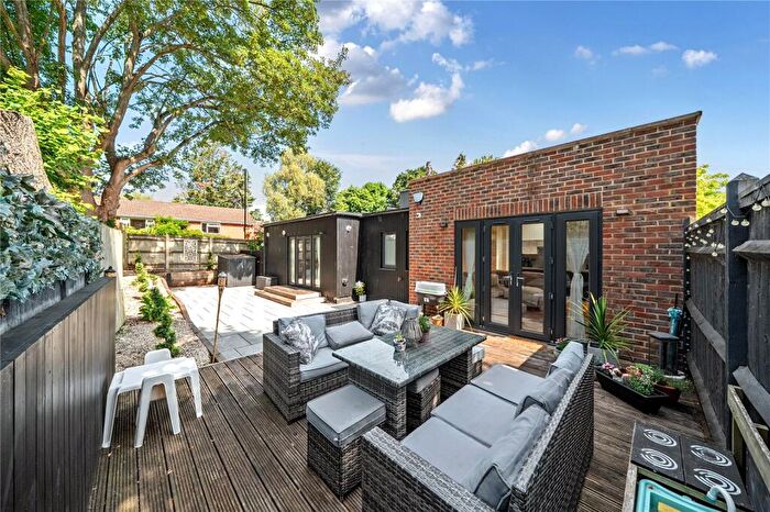 2 Bedroom Bungalow For Sale In Foxley Lane, Purley, CR8
