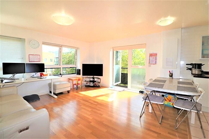 2 Bedroom Flat To Rent In Greenbank Court, Lanadron Close, TW7