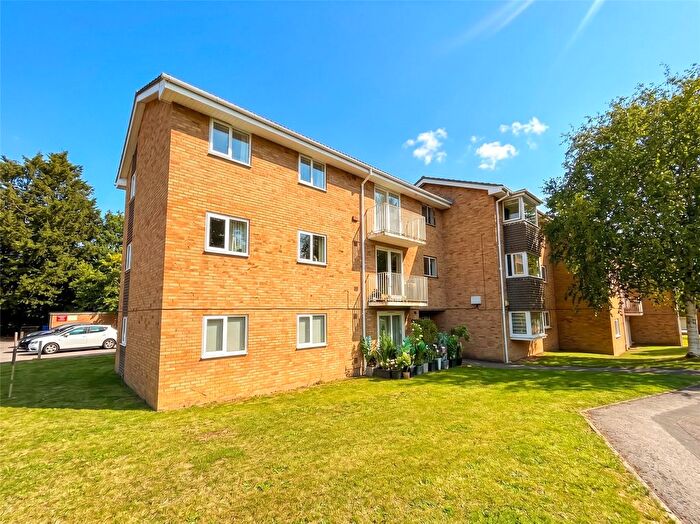 2 Bedroom Flat For Sale In Beverley Court, Cedar Drive, Sunningdale, SL5