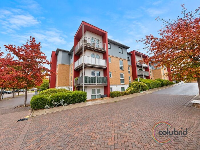 2 Bedroom Flat For Sale In Saxton Close, Grays, RM17