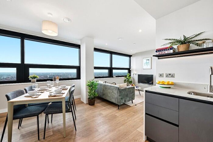 1 Bedroom Apartment To Rent In The Octagon - Great Charles Street Queensway, Birmingham, B3