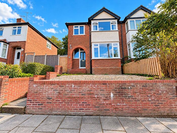 3 Bedroom Semi-Detached House For Sale In Pomfret Avenue, Luton, Bedfordshire, LU2