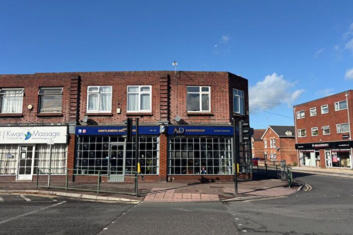 2 Bedroom Flat For Sale In Wimborne Road, Moordown, Bournemouth, BH9