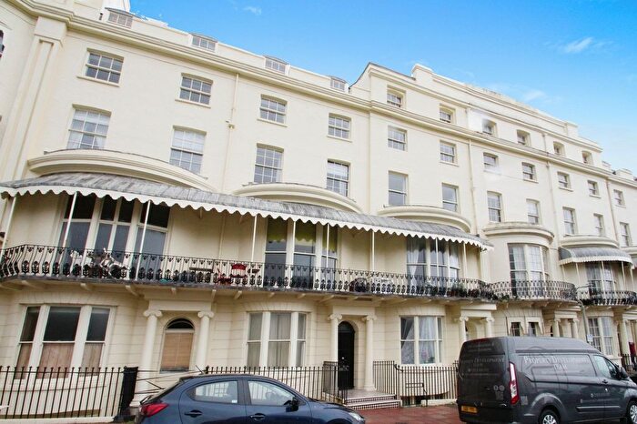 1 Bedroom Flat To Rent In Regency Square, Brighton, BN1