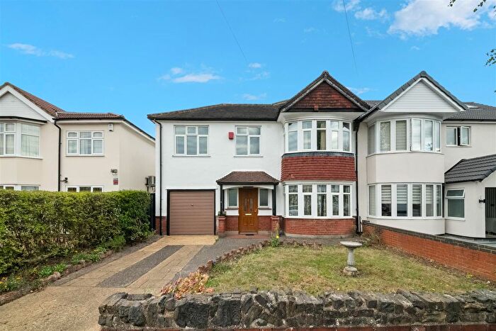 4 Bedroom Semi-Detached House For Sale In Cranborne Avenue, Norwood Green, UB2