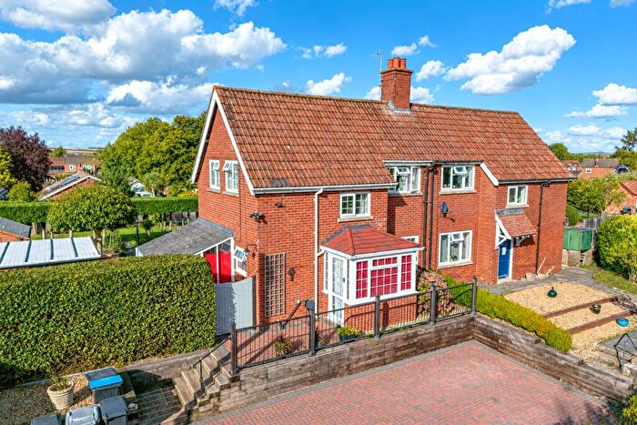3 Bedroom Semi-Detached House For Sale In Ballingers, Urchfont, Devizes, Wiltshire, SN10