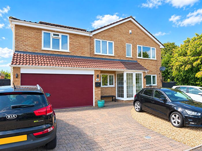 6 Bedroom Detached House For Sale In Royce Road, Alwalton, PE7