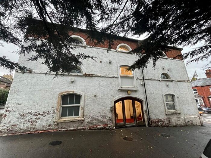 2 Bedroom Flat For Sale In Old Road, Leighton Buzzard, LU7