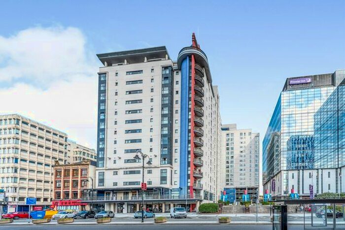 2 Bedroom Flat For Sale In Landmark Place, Cardiff, CF10