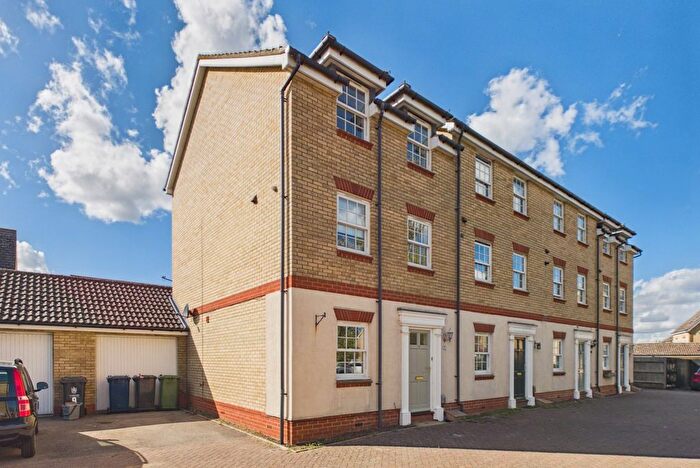 4 Bedroom End Of Terrace House For Sale In The Linnets, Cottenham, CB24