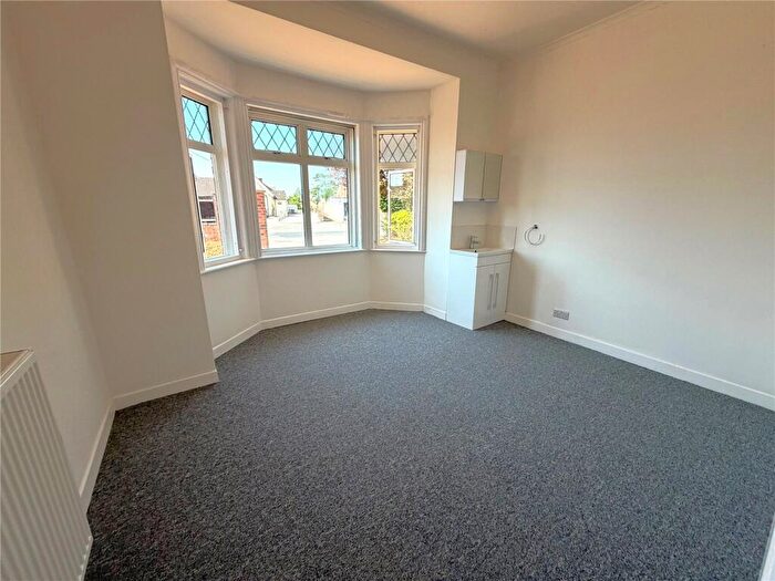 1 Bedroom Garage / Parking To Rent In Bradley Road, Trowbridge, BA14