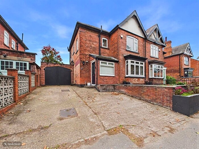 3 Bedroom Semi-Detached House For Sale In North Road, Retford, DN22