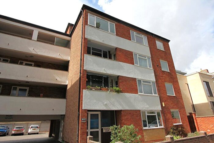2 Bedroom Apartment For Sale In Priory Street, Cheltenham, Gloucestershire, GL52