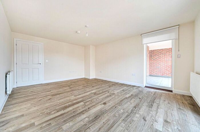 2 Bedroom Apartment To Rent In Jenyns Drive, Cambridge, Cambridgeshire, CB3