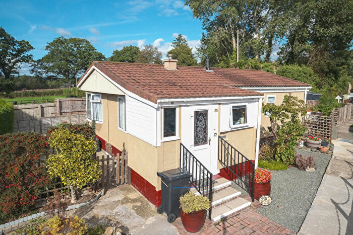 2 Bedroom Park Home For Sale In Sunny Haven Park, Howey, Llandrindod Wells, Powys, LD1