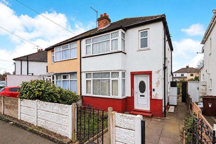 3 Bedroom Semi-Detached House For Sale In Hadley Road, Bilston, West Midlands, WV14