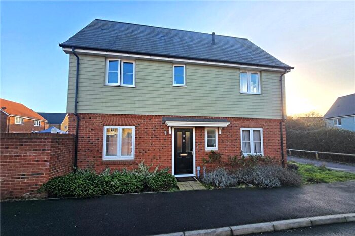 3 Bedroom Detached House For Sale In Hop Garden Way, Ash, Surrey, GU12