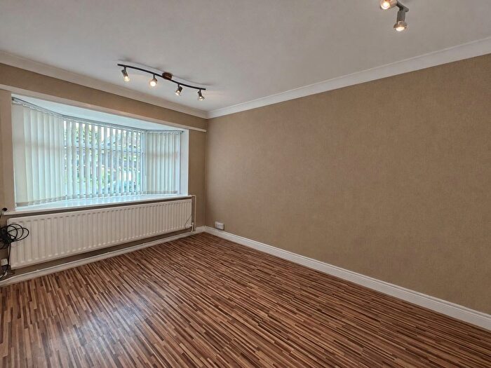 2 Bedroom Property To Rent In Newlands Close, Willenhall, WV13