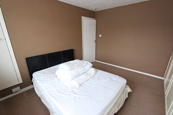 2 Bedroom Apartment To Rent In Bramley Close, London, N14