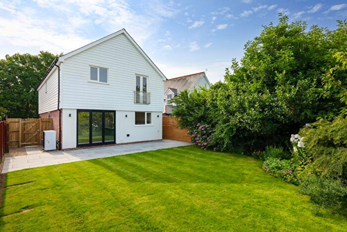 4 Bedroom Detached House For Sale In The Street, Bossingham, CT4